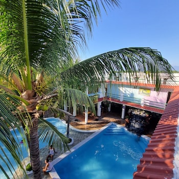hotel mi paraiso monterrico
