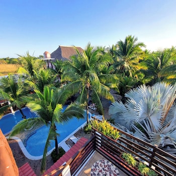 hotel mi paraiso monterrico