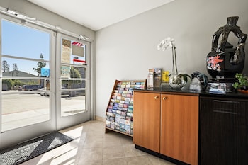 Mission Peak Lodge,,2 star