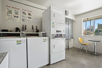 Mission Peak Lodge,,2 star