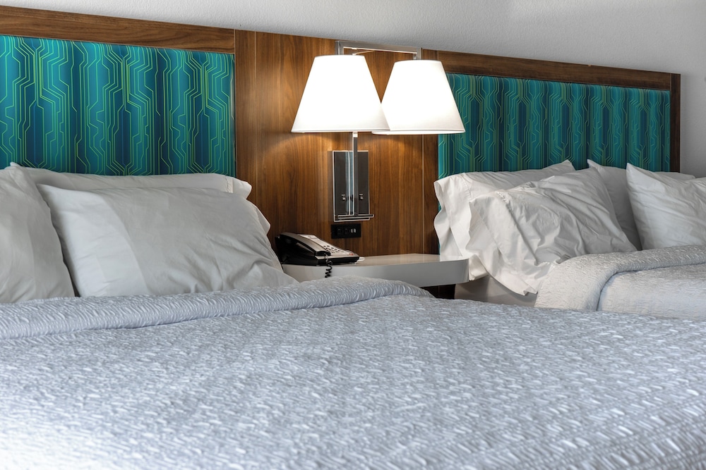 hampton inn elkhorn lake geneva area