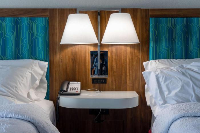 hampton inn elkhorn lake geneva area