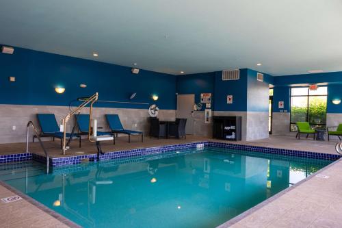 hampton inn elkhorn lake geneva area