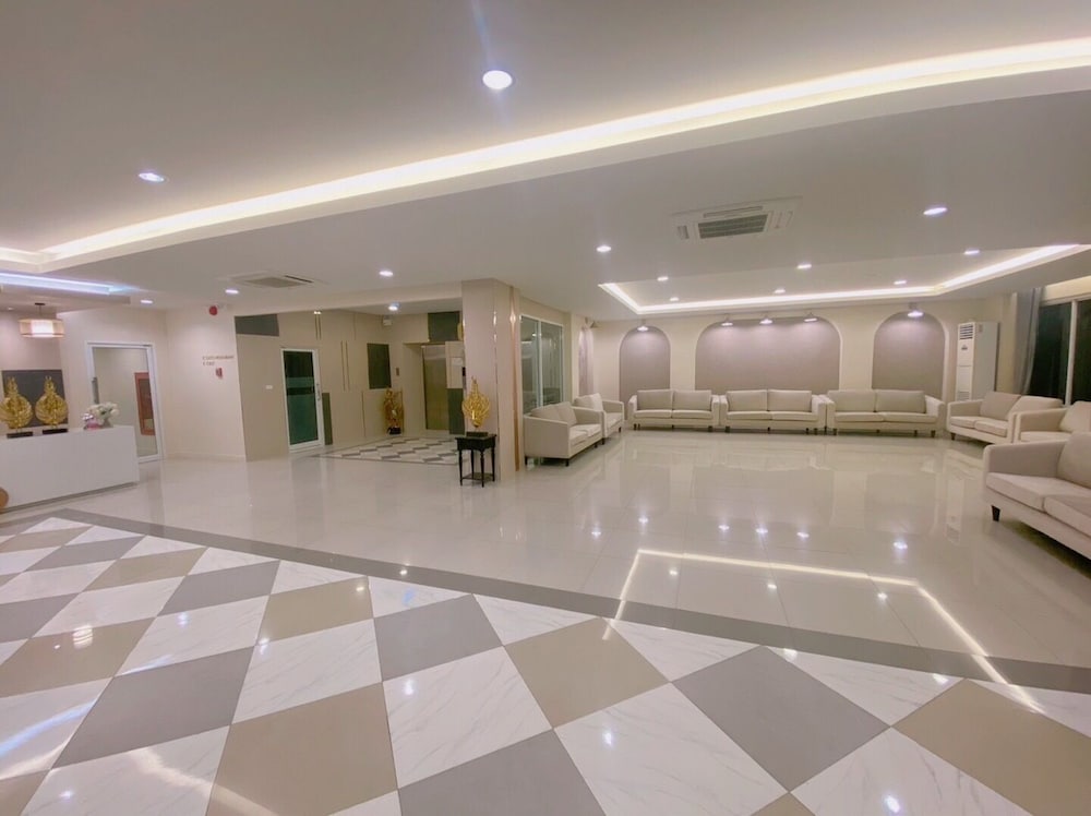 the leisure hotel