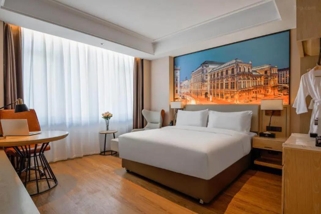 jinghong international business hotel