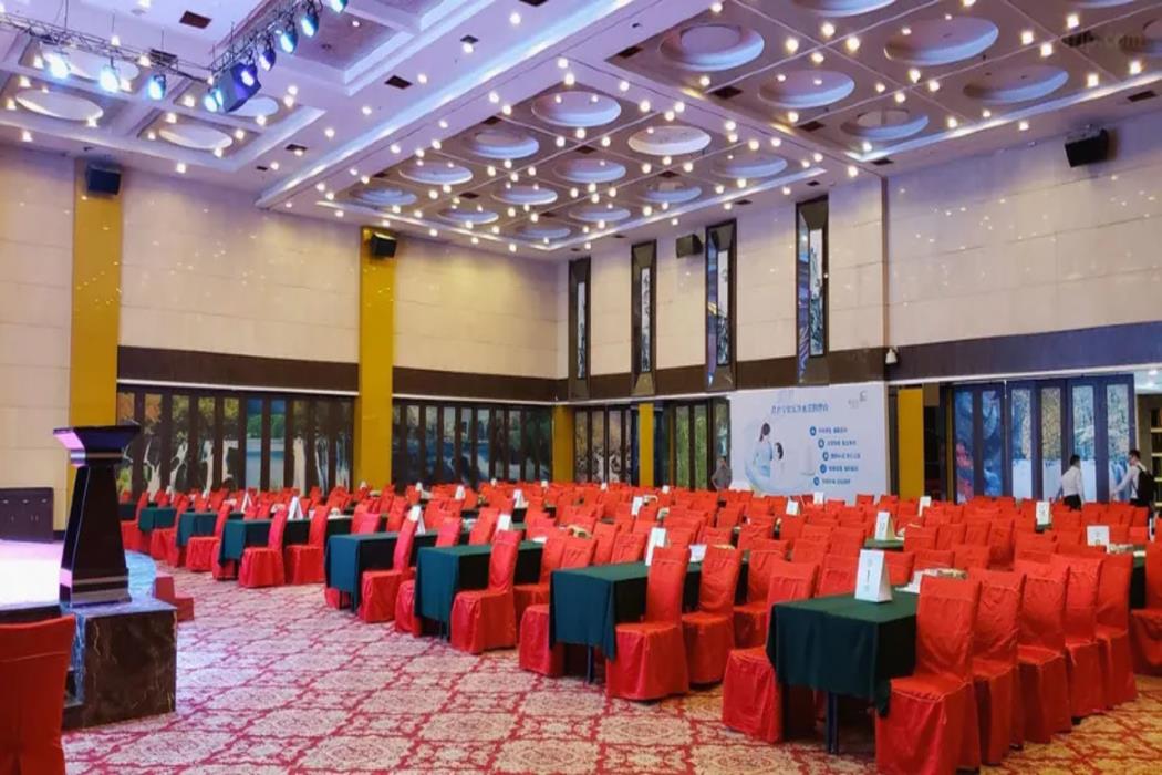 jinghong international business hotel