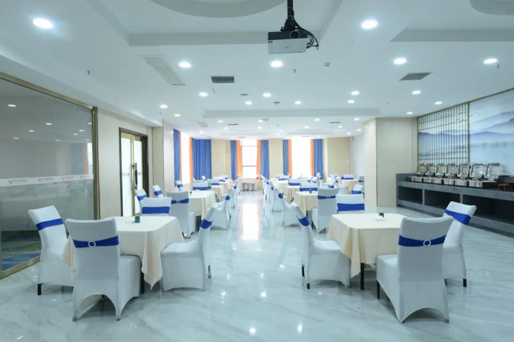 jinghong international business hotel