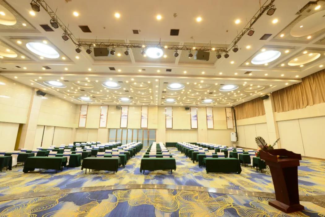 jinghong international business hotel