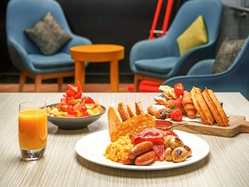 ibis adelaide