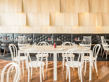 ibis adelaide