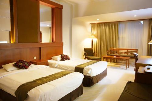 arnes central hotel
