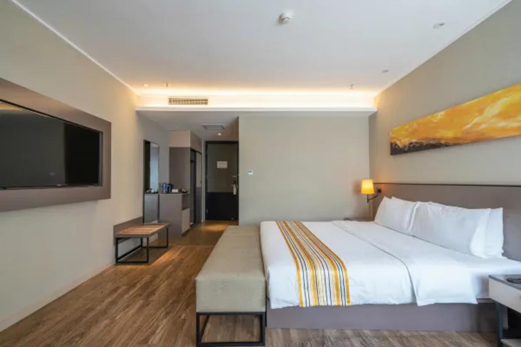 home inn plus shenyang sanhao street shengjing hospital