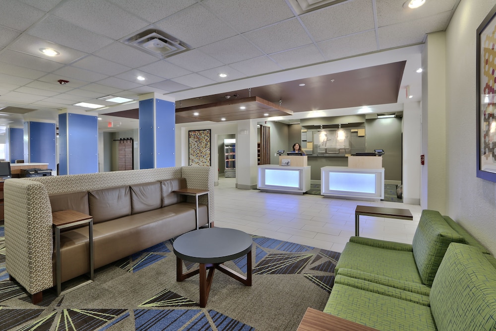 holiday express and suites portales by ihg