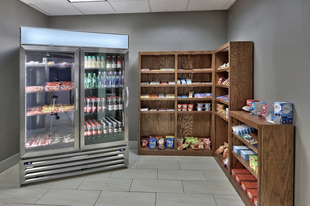 holiday express and suites portales by ihg