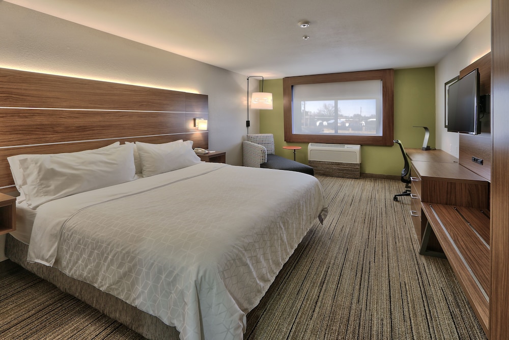 holiday express and suites portales by ihg