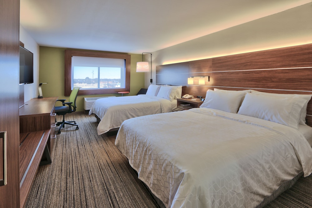 holiday express and suites portales by ihg