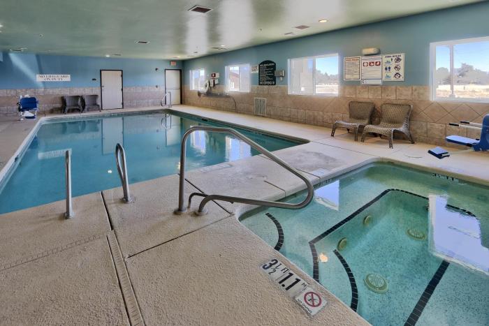 holiday express and suites portales by ihg