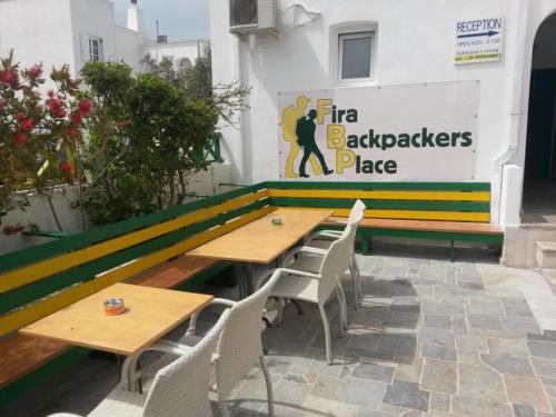 fira backpackers place