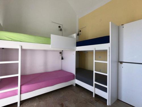fira backpackers place