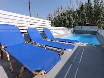 fira backpackers place