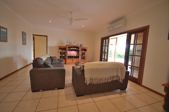 the summit rainforest retreat