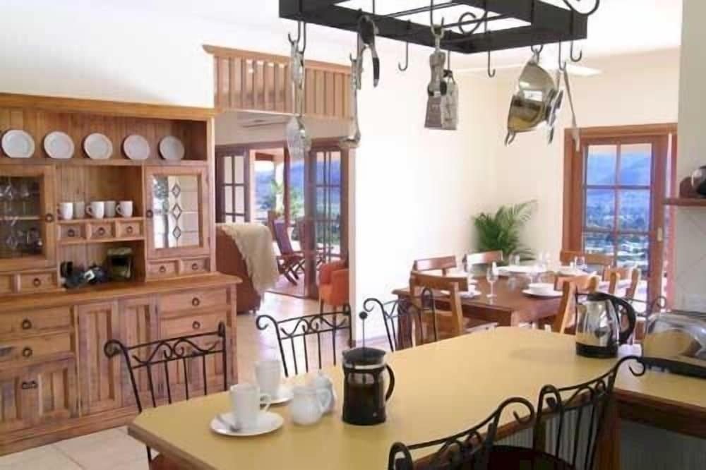 the summit rainforest retreat