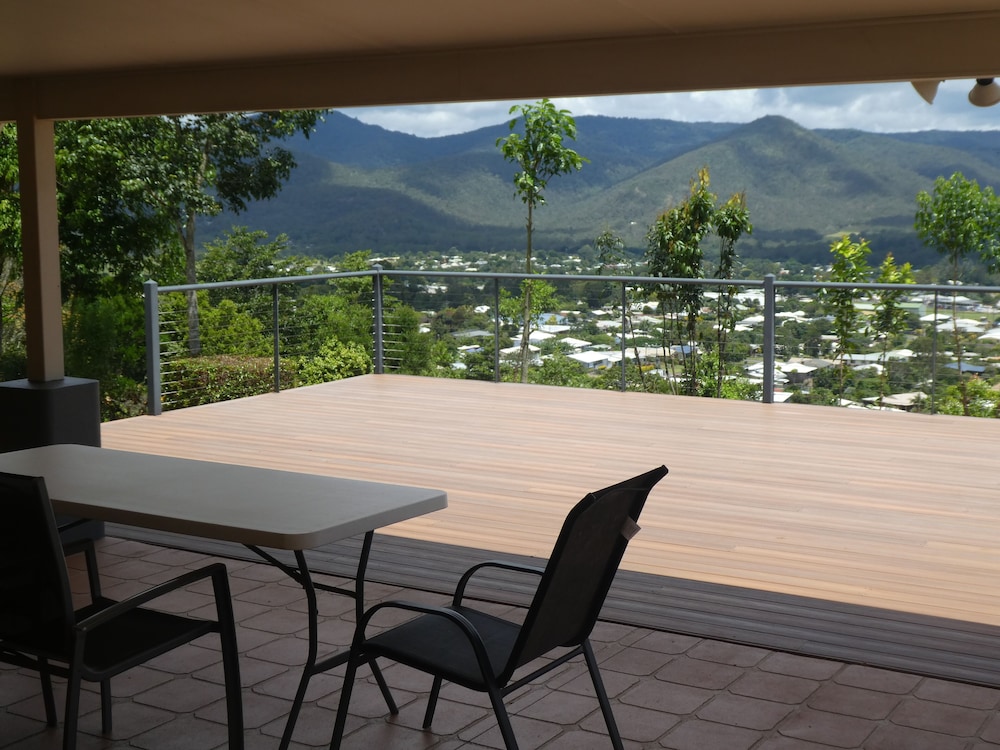 the summit rainforest retreat