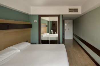 hotel ciudad de logrono
