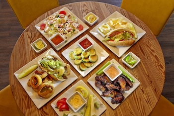 Scholar Morgantown, Tapestry Collection By Hilton,Masontown>>Granville,4 star