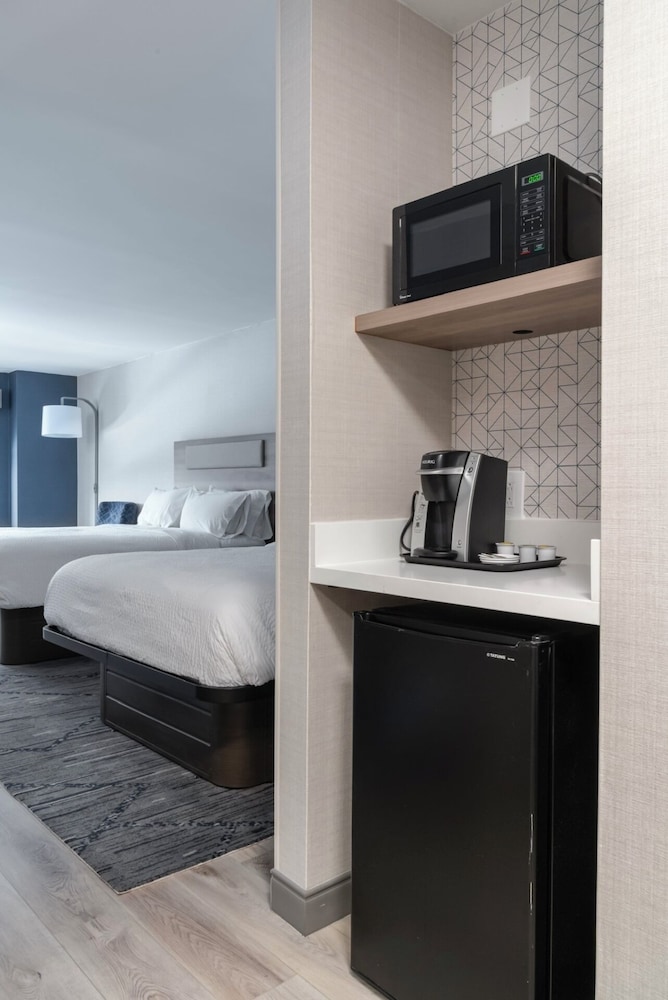holiday inn express hotel and suites drums by ihg