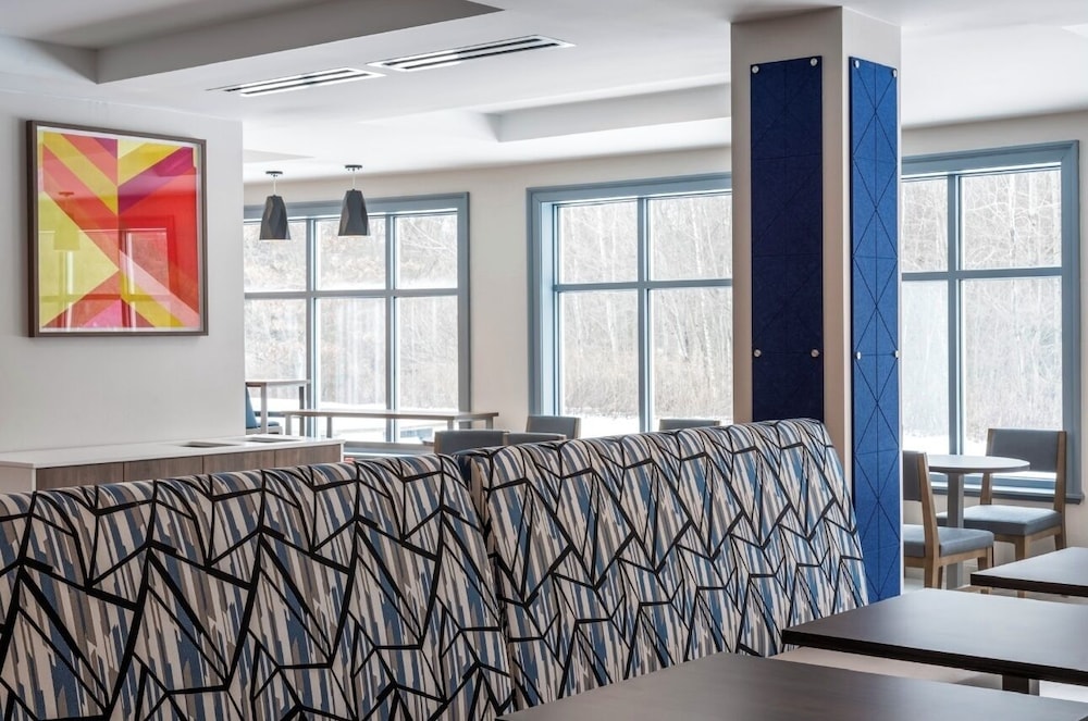 holiday inn express hotel and suites drums by ihg