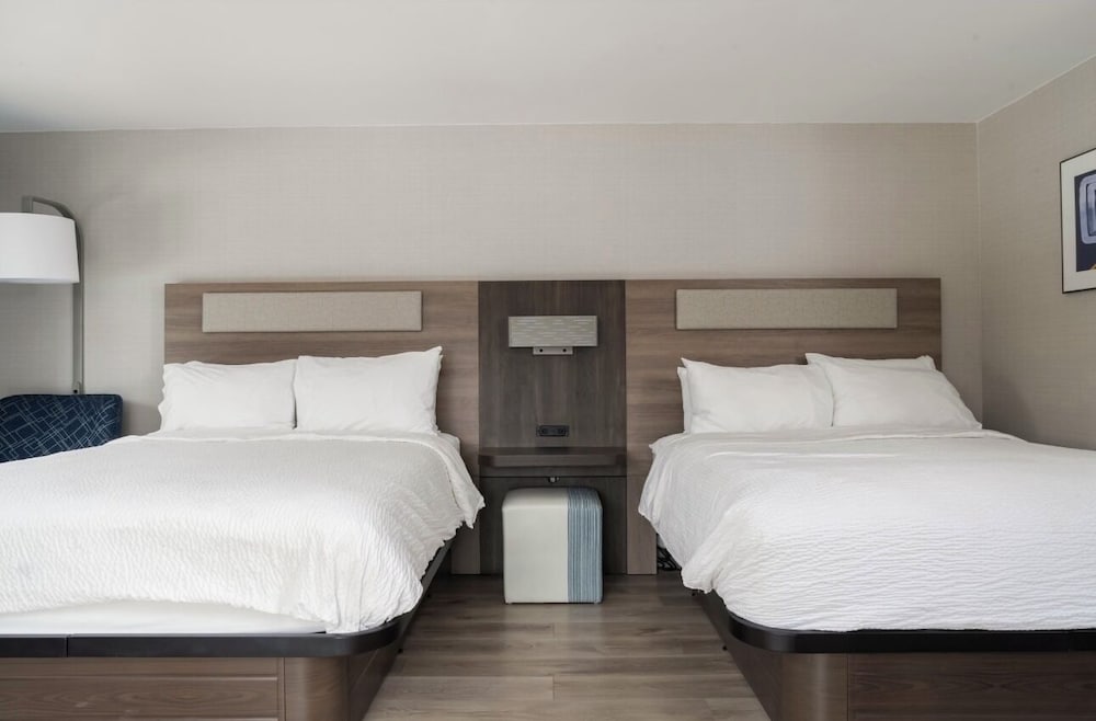 holiday inn express hotel and suites drums by ihg
