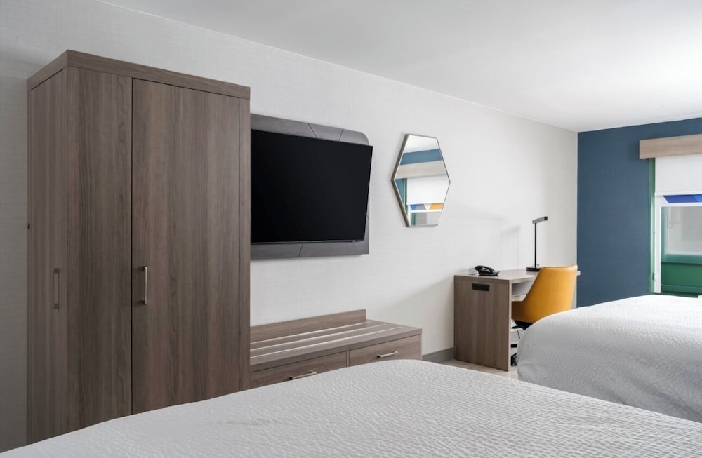 holiday inn express hotel and suites drums by ihg