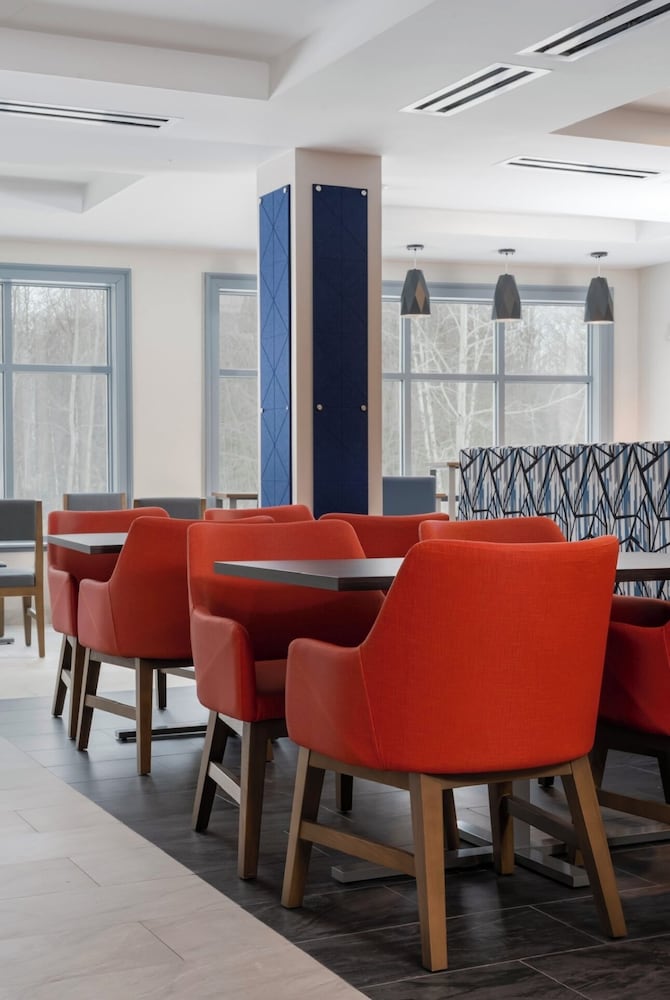 holiday inn express hotel and suites drums by ihg