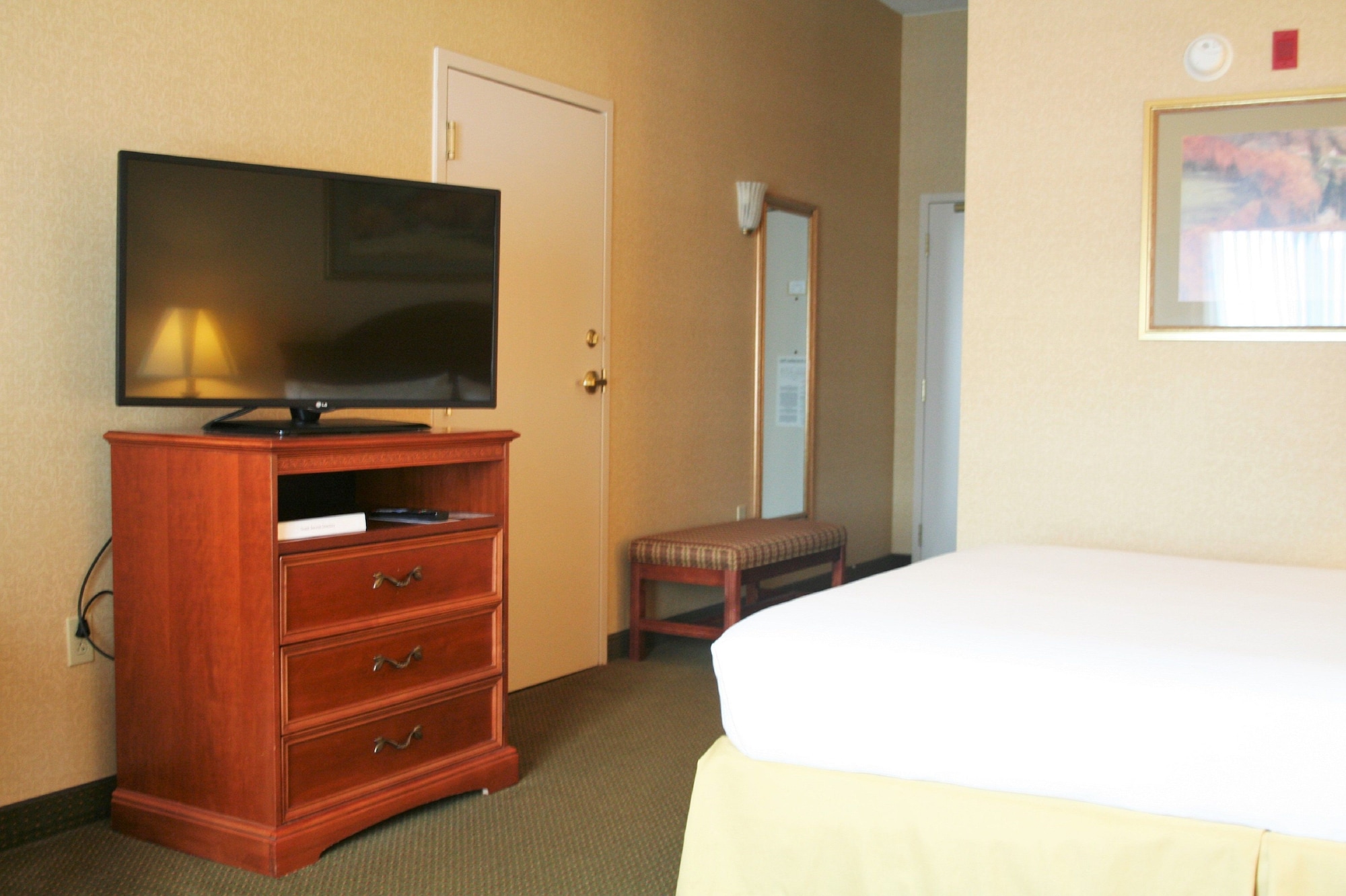 holiday inn express hotel and suites drums by ihg