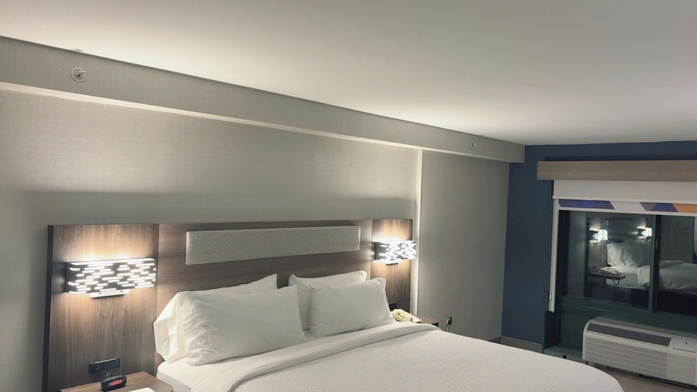 holiday inn express hotel and suites drums by ihg