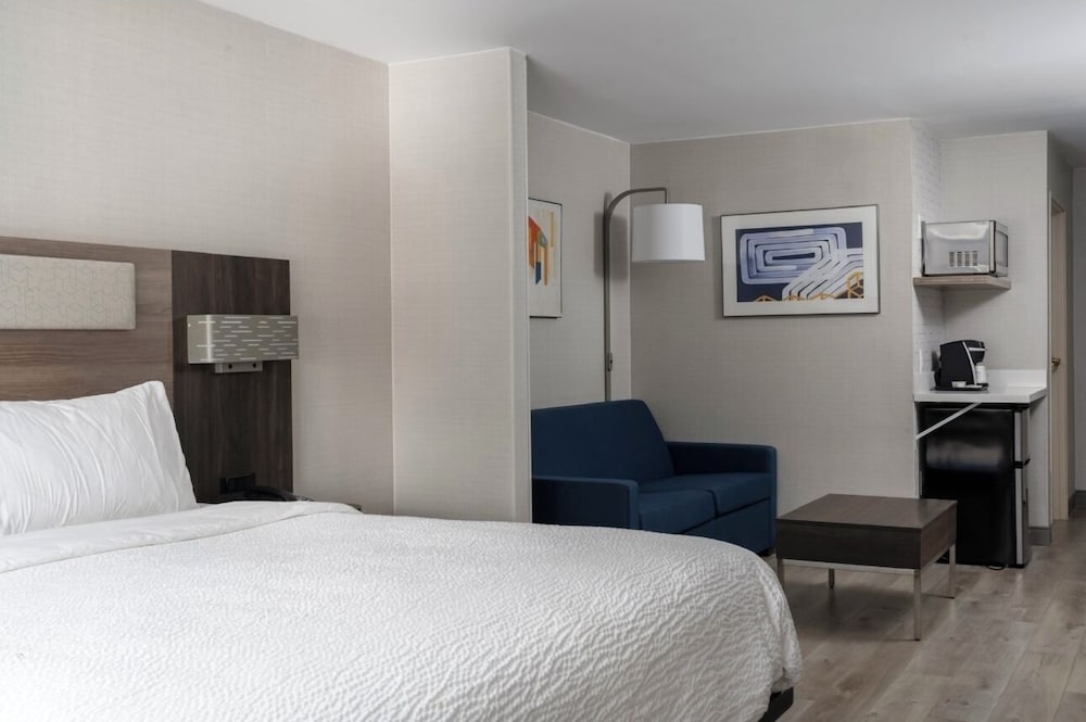 holiday inn express hotel and suites drums by ihg