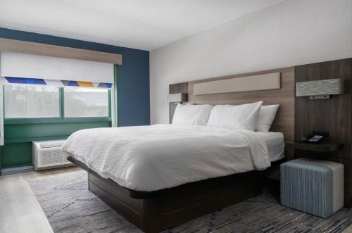 holiday inn express hotel and suites drums by ihg