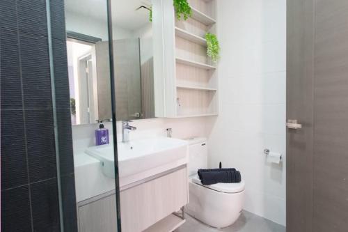a bright and modern suasana suites in johor bahru