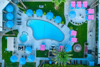 inndulge iconic gay mens resort