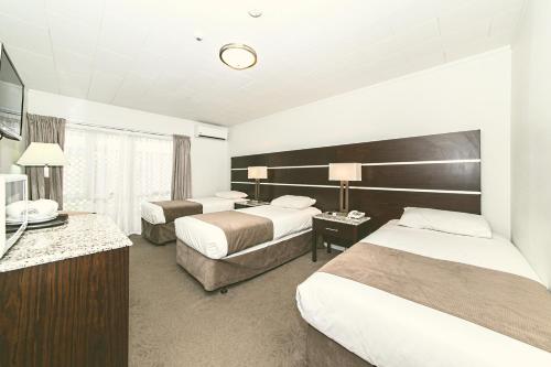 airport gateway hotel