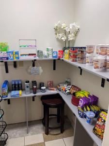 red roof inn and suites detroit melvindale dearborn