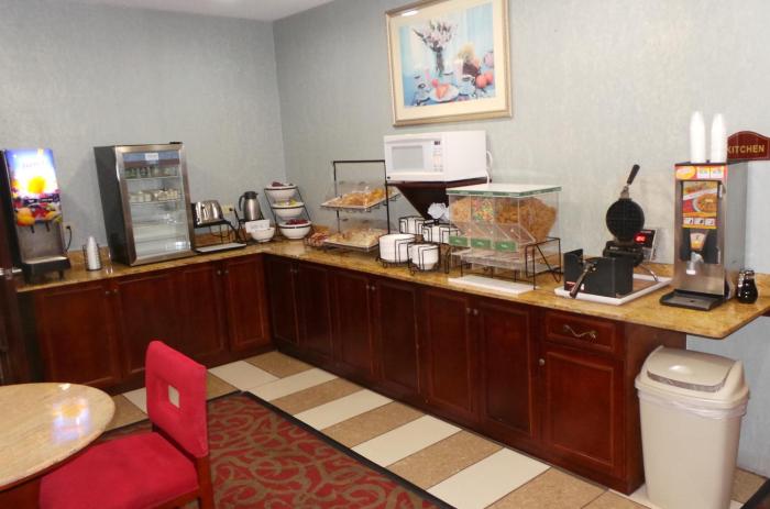 red roof inn and suites detroit melvindale dearborn