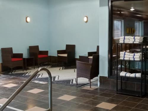 red roof inn and suites detroit melvindale dearborn