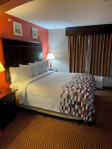 red roof inn and suites detroit melvindale dearborn