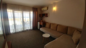 Hotel Muses,,3 star