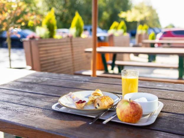ibis budget charleroi airport