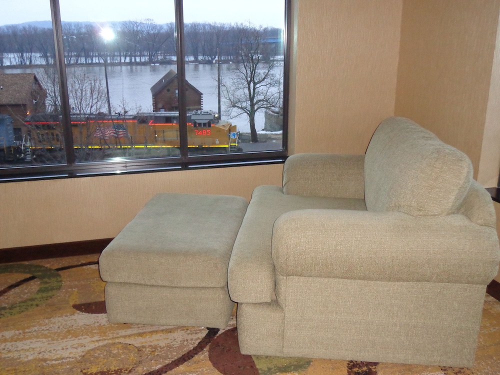 cobblestone inn and suites marquette prairie du chien