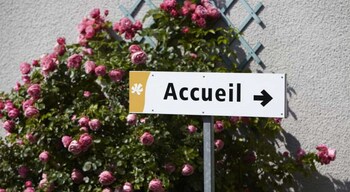 hotel premiere classe niort est la creche