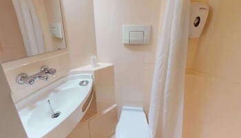 hotel premiere classe niort est la creche